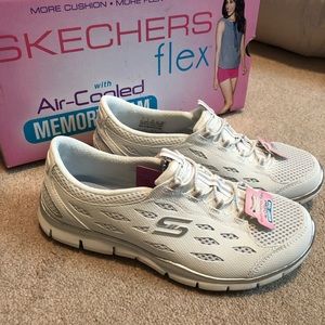 Skechers